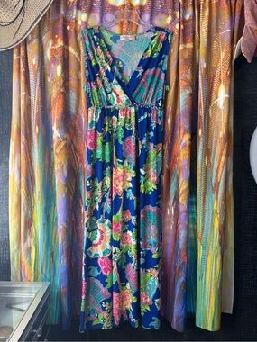 Floral blue maxi dress 🦋